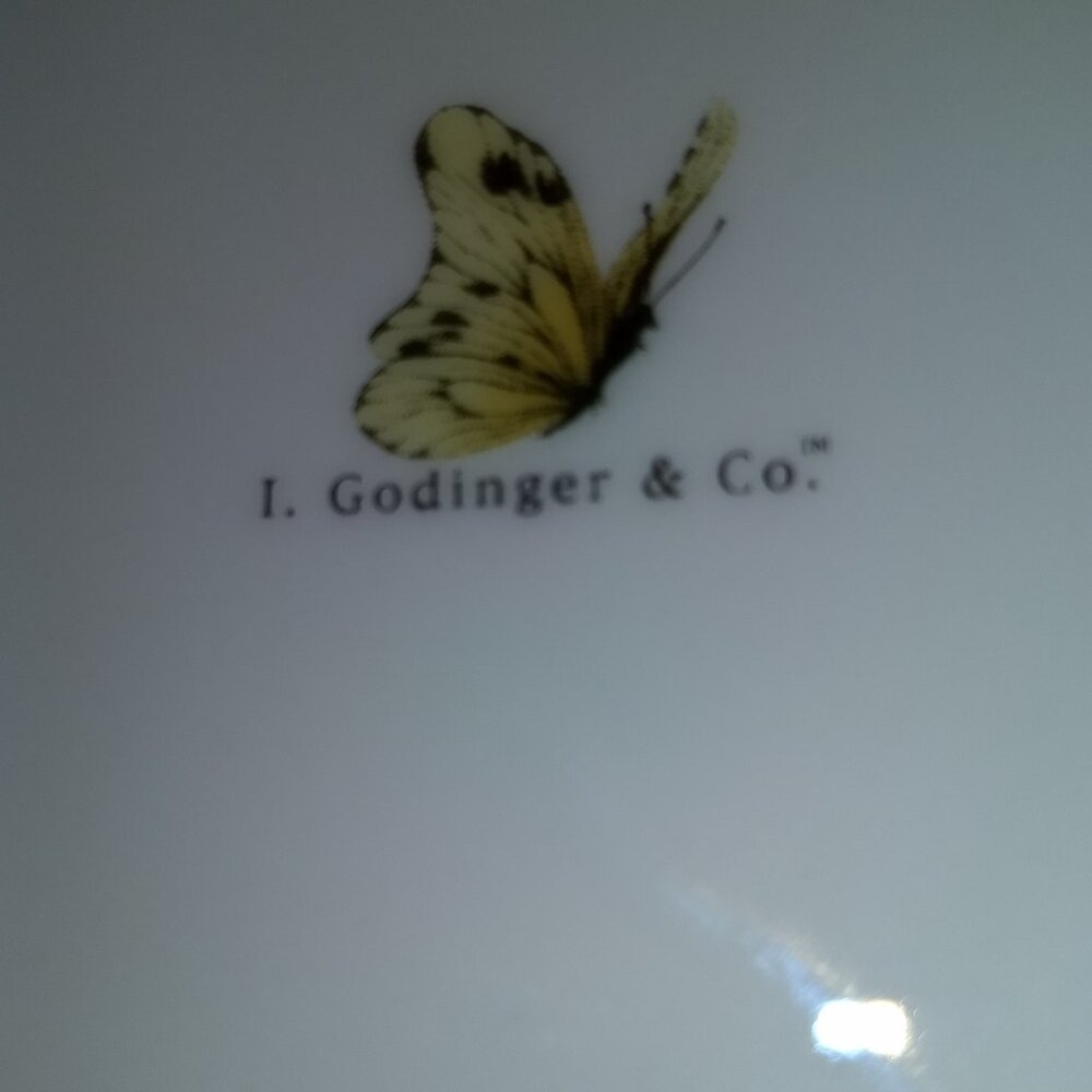 I. Godinger Porcelain Tea Pot. - Picture 5 of 5